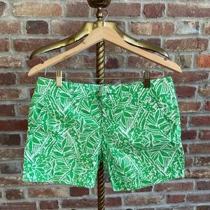 Lilly Pulitzer Green and White Leaf Print Women's Shorts